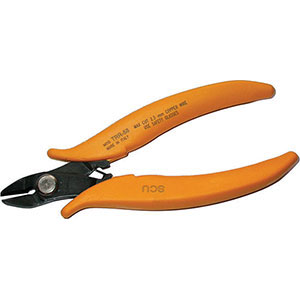 TRONCHESI PER ELETTRONICA E MECCANICA FINE Tipo per taglio laterale inclinato per fili di rame e mat. ferroso fino a Ø mm 2,59.<br>Taglienti con smusso. electronic and fine mechanics cutters 550P