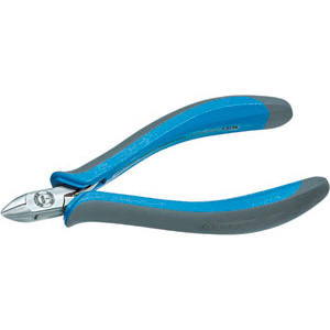 TRONCHESI PER ELETTRONICA E MECCANICA FINE Tipo a taglienti corti, per taglio laterale di fili dolci in acciaio fino a diametro mm 1 e fili di rame fino a diametro mm 1,5.<br>Taglienti senza smusso. electronic and fine mechanics cutters 557GB