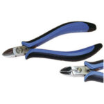 TRONCHESI PER ELETTRONICA E MECCANICA FINE Tipo con sistema di tenuta dei frammenti, per taglio laterale di fili duri in acciaio fino a diametro mm 0,4, fili dolci in acciaio fino a diametro mm 1 e fili di rame fino a diametro mm 1,5.<br>Taglienti con mini-smusso. electronic and fine mechanics cutters 557GF