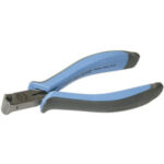 TRONCHESI PER ELETTRONICA E MECCANICA FINE Tipo per taglio frontale diritto di fili duri in acciaio fino a diametro mm 0,4, fili dolci in acciaio fino a diametro mm 1 e fili di rame fino a diametro mm 1,5.<br>Taglienti senza smusso. electronic and fine mechanics cutters 557GR