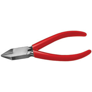 TRONCHESI PER ELETTRONICA E MECCANICA FINE Tipo per taglio laterale, con testa sottile.<br>Taglienti con mini-smusso. electronic and fine mechanics cutters 560B