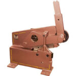 CESOIE A LEVA PER LAMIERE Modello indicato anche per il taglio di ferro quadro e profilati.<br>Con leva. plate and round steel shears 710G 1E