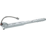 CHIAVI DINAMOMETRICHE CON GONIOMETRO Dotazione:<br>1 chiave dinamometrica con goniometro<br>1 cricchetto destro attacco 1/2<br>1 prolunga mm 125<br>1 prolunga mm 250<br>In cassetta metalllica. torque wrenches for angle controlled tightening 798GD