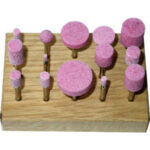 MOLE ROTATIVE IN ASSORTIMENTI Con 14 mole assortite Art. 7851 G.<br>L’assortimento su supporto legno. mounted points-assortments 8100G