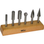 FRESE ROTATIVE IN ASSORTIMENTO Composizione: 1 fresa per tipo Art. 7992 B 6,12 - 7992 F 12 - 7992 P 12 - 7992 S 12 - 7992 V 12.<br>L’assortimento su supporto legno. burrs sets 8116