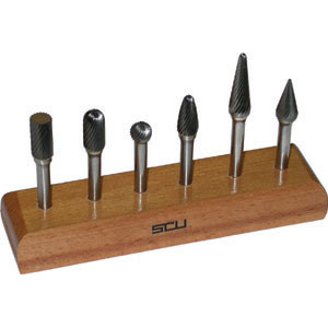 FRESE ROTATIVE IN ASSORTIMENTO Composizione: 1 fresa per tipo Art. 8041 E 10 - 8045 E 10 - 8050 E 10 - 8060 E 10 - 8070 E 10 - 8075 E 10.<br>L’assortimento su supporto legno. burrs sets 8119