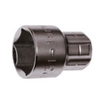 CHIAVI A CRICCO Indicate per serrare e svitare dadi posti all'estremità di prigionieri, su aste filettate di qualsiasi lunghezza o posizionati in profondità. Uso con leva a cricco Art. 894 GL. ratcheting wrenches 894GA 19