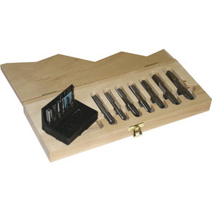 MASCHI CORTI E MASCHI A MANO IN ASSORTIMENTO Contenuto:<br>1 pz. per misura maschi Art. 9092 B Ø x passo mm 4x0,5 - 5x0,5 -6x0,75 - 8x0,75 - 8x1 - 10x1<br>1 pz. per misura maschi Art. 9092 P Ø x passo mm 12x1 - 12x1,5 - 14x1,25 - 14x1,5 - 16x1,5 - 18x1,5 - 20x1,5<br>In cassetta. threading bits and hand taps in sets 9093E