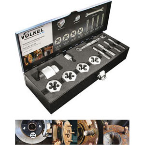 MASCHI CORTI E MASCHI A MANO IN ASSORTIMENTO Contenuto:<br>1 pz. per misura maschi Art. 9092 P Ø x passo mm 12x1,25 - 12x1,5 - 14x1,25 - 14x1,5<br>1 pz. per misura filiere Art. 9377 G Ø x passo mm 12x1,25 - 12x1,5 - 14x1,25 - 14x1,5<br>1 chiave a 2 bocche mm 8x10<br>1 bussola esagonale mm 36 attacco 1/2"<br>1 inserto esagonale mm 4 attacco 1/2"<br>In cassetta metallica. threading bits and hand taps in sets 9093VM