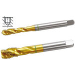 MASCHI A MACCHINA CON COLLARINI COLORATI AD ALTA EFFICIENZA Gambo rinforzato (da mm 12, gambo passante), con elica a 39° per fori ciechi profondi.<br>Filettatura: Metrica - Passo grosso M - DIN 13 (DIN 371/376).<br>Uso destro.<br>Per acciai non legati e scarsamente legati fino a 1000 N/mm², acciai inossidabili e leghe, alluminio, rame e leghe e materiali a truciolo lungo. taps with coloured rings 9271GR 6