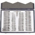 MASCHI E FILIERE STANDARD IN ACCIAIO AL CROMO Contenuto:<br>1 serie per misura maschi al CROMO - Art. 9412 mm 2-3-4-5-6-7-8-9-10-11-12-14-16<br>1 serie per misura maschi al CROMO - Art. 9416 mm 6x0,75 - 7x0,75 - 8x0,75 - 8x1 - 9x0,75 - 9x1 - 10x0,75- 10x1 - 10x1,25 - 11x0,75 - 11x1 - 11x1,25 - 12x0,75 - 12x1 - 12x1,25 - 12x1,5 - 14x1 - 14x1,25 - 14x1,5 - 16x1 - 16x1,5 - 18x1,5<br>1 pz. per misura filiere al CROMO - Art. 9430 tipo 2-3-4-5-6-7-8-9-10A-11-12-14-16<br>1 pz. per misura filiere al CROMO - Art. 9432 mm 6x0,75 - 7x0,75 - 8x0,75 - 8x1 - 9x0,75 - 9x1 - 10x0,75- 10x1 - 10x1,25 - 11x0,75 - 11x1 - 11x1,25 - 12x0,75 - 12x1 - 12x1,25 - 12x1,5 - 14x1 - 14x1,25 - 14x1,5 - 16x1 - 16x1,5 - 18x1,5<br>1 pz. per misura giramaschi estensibili Gr. 1 e 3<br>1 pz. giramaschi a T - Gr. 1<br>1 pz. per misura portafiliere Ø mm 25,4 e 38,1. chrome steel taps and dies 9456