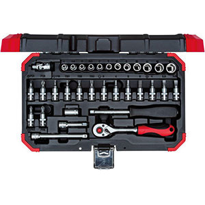 CHIAVI A BUSSOLA IN SERIE Contenuto 33 utensili. <br>Composizione:<br>12 bussole esagonali mm 4 - 4,5 - 5 - 5,5 - 6 - 7 - 8 - 9 - 10 - 11 - 12 - 13<br>4 bussole con esagono esterno da mm 3 - 4 - 5 - 6<br>3 bussole a giravite taglio diritto da mm 4 - 5,5 - 6,5<br>2 bussole a giravite taglio a croce PH 1 - 2<br>2 bussole a giravite taglio a croce PZD 1 - 2<br>4 bussole a giravite con impronta esterna TORX da T15 - 20 - 25 - 30<br>2 prolunghe fisse da mm 50 - 100<br>1 snodo a cardano<br>1 asta portabussole con impugnatura<br>1 adattatore a bussola per inserti, attacco quadro 1/4", attacco esagonale 1/4"<br>1 leva a cricco con levetta e sgancio rapido<br>Assortimento completo. sockets sets 945GP