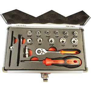 CHIAVI A BUSSOLA IN SERIE Contenuto 16 utensili. <br>Composizione:<br>11 bussole esagonali art. 946 GA poll 5/32 - 3/16 - 7/32 - 1/4 - 9/32 - 5/16 - 11/32 - 3/8 - 7/16 - 1/2 - 9/16<br>1 prolunga 4"<br>1 leva scorrevole<br>1 snodo a cardano<br>1 asta portabussole con impugnatura bicomponente per bussole attacco 1/4"<br>1 leva a cricco con levetta e sgancio rapido<br>Assortimento completo. sockets sets 945GVB