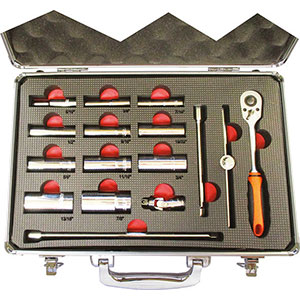 CHIAVI A BUSSOLA IN SERIE Contenuto 16 utensili. <br>Composizione:<br>11 bussole poligonali lunghe art. 956 REP poll 5/16 - 3/8 - 7/16 - 1/2 - 9/16 - 19/32 - 5/8 - 11/16 - 3/4 - 13/16 - 7/8<br>1 leva a cricco con levetta e sgancio rapido<br>2 prolunghe fisse da 6" - 10"<br>1 leva scorrevole<br>1 snodo a cardano<br>Assortimento completo. sockets sets 954GVT