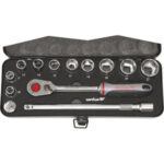 CHIAVI A BUSSOLA IN SERIE Contenuto 12 utensili.<br>Composizione:<br>10 bussole esagonali Art. 971 RM mm 10 - 11 - 13 - 14 - 15 - 17 - 19 - 22 - 24 - 27<br>1 prolunga/impugnatura a T/maggiorazione da 3/8" a 1/2"<br>1 leva a cricco con levetta, sgancio rapido, testa affusolata, Art. 971 RTE mm 250.<br>Assortimento completo. sockets  sets 971B