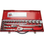 CHIAVI A BUSSOLA IN SERIE Contenuto 24 utensili.<br>Composizione:<br>17 bussole esagonali Art. 971 RM da mm: 10 - 11 - 12 - 13 - 14 - 15 - 16 - 17 - 18 - 19 - 21 - 22 - 24 - 27 - 28 - 30 - 32<br>1 riduzione a bussola per inserti, attacco quadro 1/2", attacco esagonale 5/16" Art. 971 RI<br>1 prolunga Art. 971 RA mm 75 <br>1 prolunga Art. 971 RD mm 125 <br>1 prolunga Art. 971 RE mm 250<br>1 snodo a cardano Art. 971 RG mm 65<br>1 leva scorrevole Art. 971 RF mm 250<br>1 leva a cricco con levetta, sgancio rapido, Art. 971 RSA mm 250.<br>Assortimento completo. sockets  sets 971GE