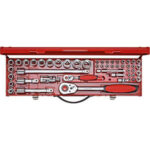 CHIAVI A BUSSOLA IN SERIE Contenuto 49 utensili.<br>Composizione:<br>1 leva a cricco con levetta, sgancio rapido, mm 250, attacco 1/2" Art. 971 RSA<br>13 bussole esagonali attacco 1/2" Art. 971 RM da mm 10 - 11 - 12 - 13 - 14 - 15 - 16 - 17 - 18 - 19 -   21 -22 -24<br>1 prolunga Art. 971 RA mm 75 attacco 1/2"<br>1 prolunga Art. 971 RD mm 125 attacco 1/2" <br>1 prolunga Art. 971 RE mm 250 attacco 1/2"<br>1 snodo a cardano attacco 1/2" Art. 971 RG<br>1 riduzione a bussola per inserti, attacco quadro 1/2", attacco esagonale 5/16" Art. 971 RI<br>1 leva a cricco con levetta, sgancio rapido Art. 947 GR, mm 120, attacco 1/4"<br>12 bussole esagonali attacco 1/4" Art. 946 GA da mm 4 - 4,5 - 5 - 5,5 - 6 - 7 - 8 - 9 - 10 - 11 - 12- 13<br>7 bussole attacco 1/4" con impronta esterna TORX con foro Art. 946 GL 10 - 15 - 20 - 25 - 27 - 30 - 40 <br>1 snodo a cardano attacco 1/4" Art. 946 GS<br>1 prolunga mm 50 attacco 1/4" Art. 946 GP<br>1 prolunga mm 100 attacco 1/4" Art. 946 GP<br>4 bussole attacco 1/4" con esagono esterno Art. 946 GH 4 - 5 - 6 - 8 <br>1 bussola attacco 1/4" a giravite taglio diritto Art. 946 GC 5,5<br>1 bussola attacco 1/4" a giravite a croce PH Art. 946 GE 2 <br>1 bussola attacco 1/4" a giravite a croce PZD Art. 946 GF 2<br>Assortimento completo. sockets  sets 971GR