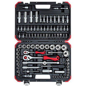 CHIAVI A BUSSOLA IN SERIE Contenuto 94 utensili.<br>Composizione:<br>19 bussole esagonali, attacco 1/2", da mm 10 - 11 - 12 - 13 - 14 - 15 - 16 - 17 - 18 - 19 - 20 - 21 - 22 - 23 - 24 - 27 - 28 - 30 - 32<br>4 bussole esagonali lunghe (mm 77), attacco 1/2", da mm 14 - 15 - 17 - 19<br>2 bussole per candele, attacco 1/2", da mm 16 - 21<br>1 leva a cricco con levetta a sgancio rapido, attacco 1/2"<br>2 prolunghe fisse da mm 125 - 250, attacco 1/2"<br>1 leva scorrevole, attacco 1/2"<br>1 snodo a cardano, attacco 1/2"<br>1 adattatore scorrevole attacco quadro da 3/8" a 1/2"<br>1 adattatore a bussola per inserti, attacco quadro 1/2" attacco esagonale 5/16"<br>13 bussole esagonali, attacco 1/4", da mm 4 - 4,5 - 5 - 5,5 - 6 - 7 - 8 - 9 - 10 - 11 - 12 - 13 - 14<br>8 bussole esagonali lunghe (mm 50), attacco 1/4", da mm 6 - 7 - 8 - 9 - 10 - 11 - 12 - 13<br>4 bussole con esagono esterno, attacco 1/4", da mm 3 - 4 - 5 - 6<br>3 bussole a giravite taglio diritto, attacco 1/4", da mm 4 - 5,5 - 6,5<br>2 bussole a giravite a croce, attacco 1/4", PH 1 - 2<br>2 bussole a giravite a croce, attacco 1/4", PZD 1 - 2<br>7 bussole a giravite con impronta TORX, attacco 1/4", da T8 - 10 - 15 - 20 - 25 - 27 - 30<br>1 leva a cricco con levetta a sgancio rapido, attacco 1/4"<br>2 prolunghe fisse da mm 50 - 100, attacco 1/4"<br>1 leva scorrevole, attacco 1/4"<br>1 snodo a cardano, attacco 1/4"<br>1 adattatore scorrevole attacco quadro da 1/2" a 3/8"<br>1 adattatore a bussola per inserti, attacco quadro 3/8" attacco esagonale 5/16"<br>4 inserti ad esagono esterno, attacco 5/16", da mm 8 - 10 - 12 - 14<br>3 inserti taglio diritto, attacco 5/16", da mm 8 - 10 - 12<br>2 inserti a croce, attacco 5/16", PH 3 - 4<br>2 inserti a croce, attacco 5/16", PZD 3 - 4<br>4 inserti con impronta TORX, attacco 5/16", da T40 - 45 - 50 - 55<br>3 chiavi per esagoni interni da mm 1,5 - 2 - 2,5<br>Assortimento completo. sockets sets 971GTE