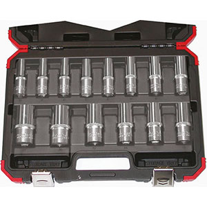 CHIAVI A BUSSOLA IN SERIE Assortimento di chiavi a bussola lunghe con attacco quadro da 1/2".<br>Lunghezza totale bussole mm 75.<br>Contenuto 14 utensili.<br>Composizione:<br>14 bussole Art. 971 RP da mm: 10 - 12 - 13 - 14 - 15 - 17 - 19 - 21- 22 - 23 - 24 - 27 - 30 - 32 sockets sets 971L