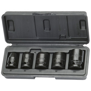 CHIAVI A BUSSOLA IN SERIE Assortimenti in cassetta plastica.<br>Contenuto 5 chiavi a bussola.<br>Composizione:<br>5 bussole esagonali Art. 982 GA da mm 10 - 13 - 17 - 19 - 24<br>Assortimento completo. sockets sets 982G 40