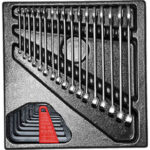 MODULI CON UTENSILI PER CARRELLI ART. 998 G 8A MODULO DOPPIO<br>Larghezza per profondità modulo mm 315x310.<br>Contenuto 26 pezzi escluso modulo:<br>17 pz. Art. 874 GR mm 6-7-8-9-10-11-12-13-14-15-16-17-18-19-21-22-24<br>9 chiavi in serie per esagoni interni mm 1,5-2-2,5-3-4-5-6-8-10. moduls with tools for trolleys art. 998 G 8A 998G 9M