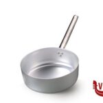 alluminio CASSERUOLA BASSA 3 MM  ALLUMINIO 1 MANICO TUBOLARE INOX  CM.32 H 10,5 LT 8,4 SENZA COPERCHIO AGNELLI