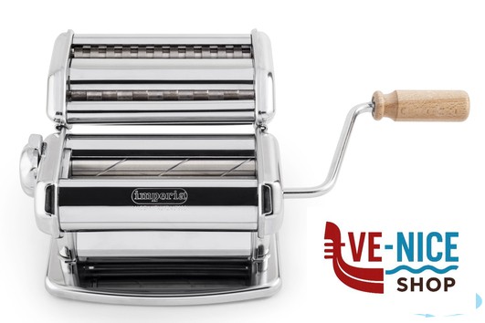LA CLASSICA-MACCHINA I PASTA IMPERIA RUVIDA 150 - SFOGLIA 150MM - FETTUCCINE 6,5MM-LASAGNETTE 12MM, CON SACCHETTO IN COTONE PENNELLINO E TRAMOGGIA IMPERIA macchine per pasta (acq.min.1 pezzi) - immagine 6